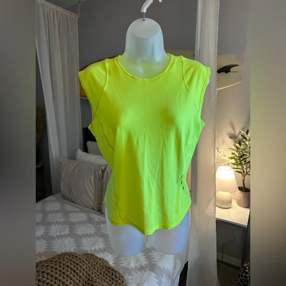 Lululemon Cap Sleeve Hiking Tank Top, Size 6 - Picture 4 of 7